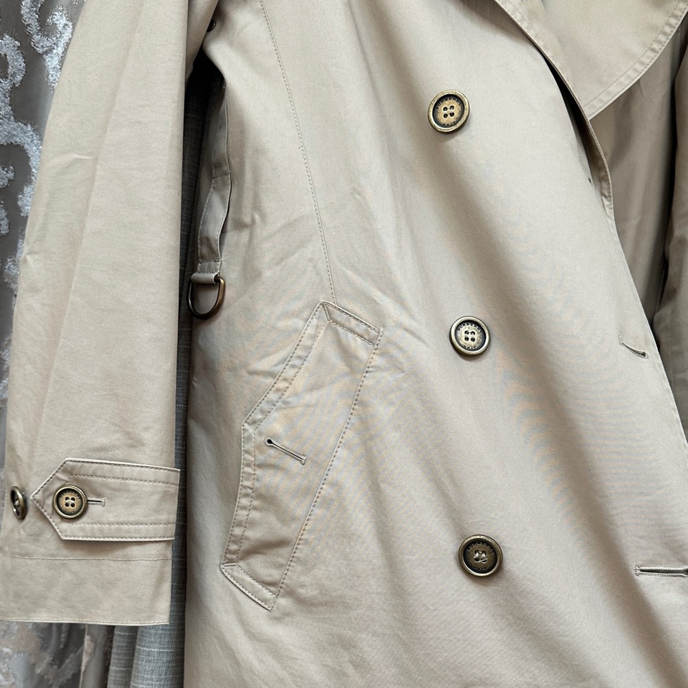 Burberry Tan Double-Breasted Coat Size 6 - Picture 10 of 11